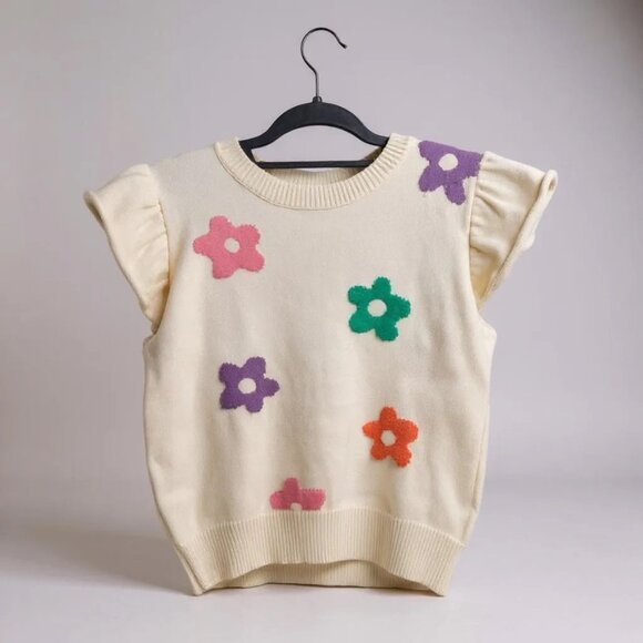 Ruffle Short Sleeve Knit Floral Sweater NWT - Picture 1 of 5
